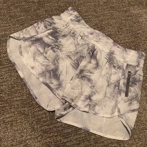 Lululemon Tracker Shorts 4” Long Size 12